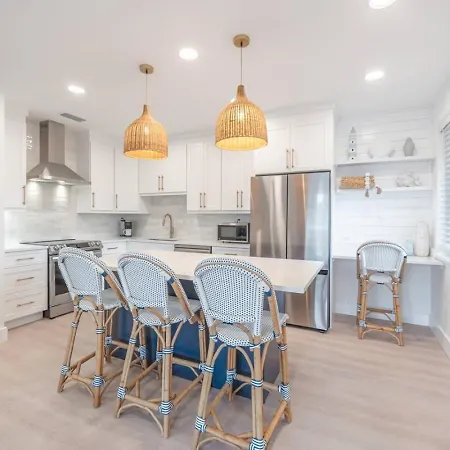 1Br 1Ba Villa At Jupiter Bay